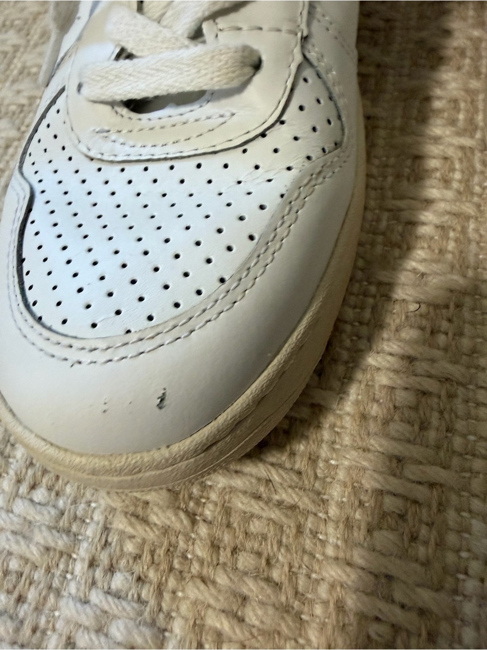 Veja Women's V-10 Leather Sneakers - Picture 13 of 16